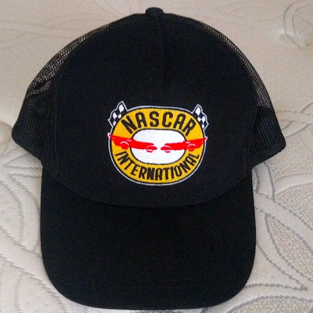 🏁 NASCAR🏁 Lucky Brand Truck Cap